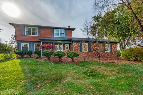 3880 Mcdivitt Dr, West Bloomfield, MI 48323