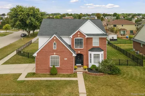 22485 Brantingham Rd, Macomb, MI 48044