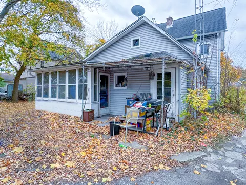 292 N Cass Ave, Pontiac, MI 48342