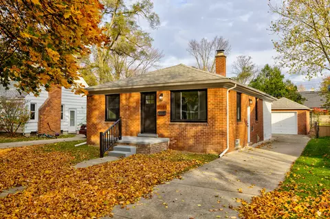 13684 Vernon St, Oak Park, MI 48237