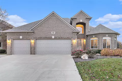 18281 Tiger Dr, Macomb, MI 48042