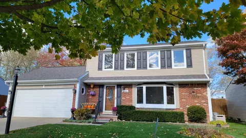 15821 Sigwalt Dr, Clinton Township, MI 48038