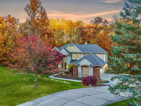 8506 Deerwood Rd, Independence, MI 48348