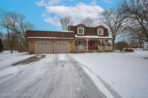 12518 Seymour Rd, Argentine, MI 48436