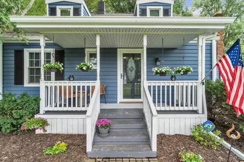 18400 Brentwood St, Livonia, MI 48152