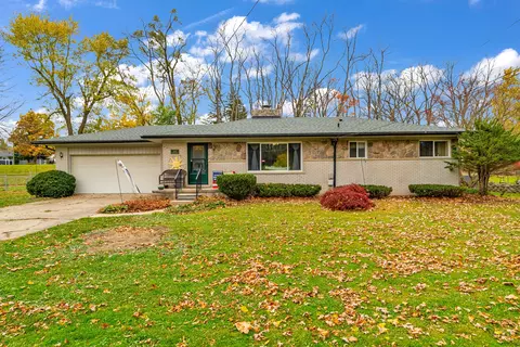 22433 Brookdale St, Farmington, MI 48336