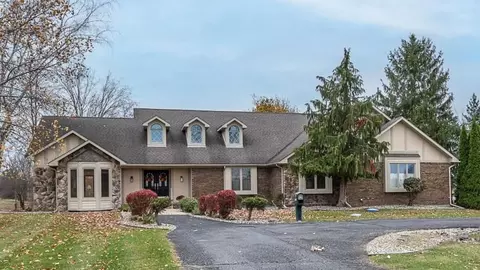 9415 N Territorial Rd, Plymouth, MI 48170