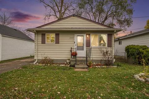 2049 E Parkwood Ave, Burton, MI 48529