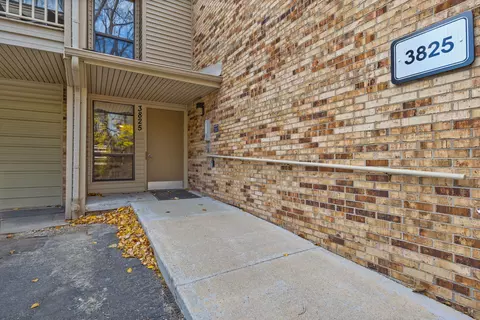3825 Lone Pine Rd #101, West Bloomfield, MI 48323