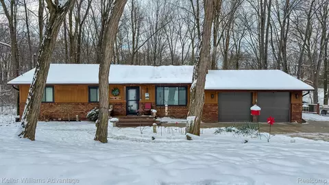 758 S Hughes Rd, Genoa, MI 48843