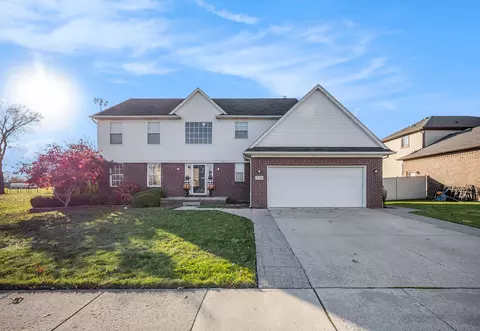 53147 Ashley Dr, New Baltimore, MI 48047