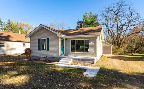 2527 Massena St, Commerce, MI 48382