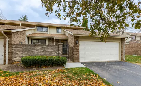 2860 Trailwood Dr, Rochester Hills, MI 48309