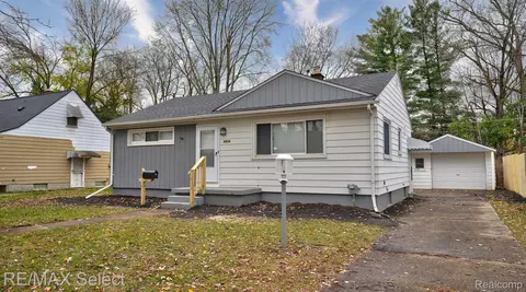 2914 Dearborn Ave, Flint, MI 48507