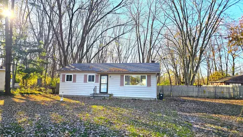 11189 Langdon Dr, Vienna, MI 48420