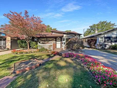 25220 Hopkins St, Dearborn Heights, MI 48125