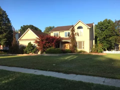 5447 Shorewood Dr, Fort Gratiot, MI 48059