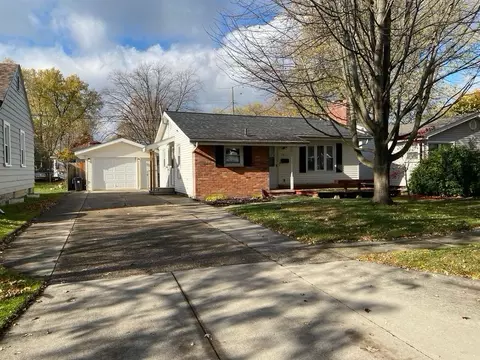 2833 Maple St, Port Huron, MI 48060
