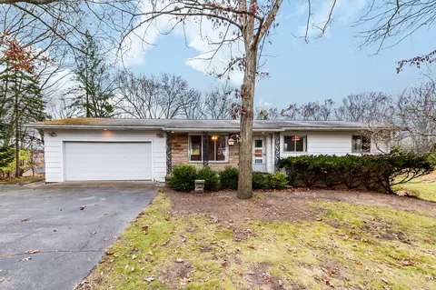 9777 Dexter Pinckney Rd, Dexter, MI 48169