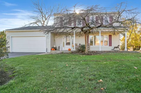 9812 Atwood Dr, Green Oak, MI 48178