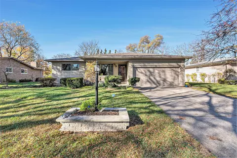 4871 Alton Dr, Troy, MI 48085