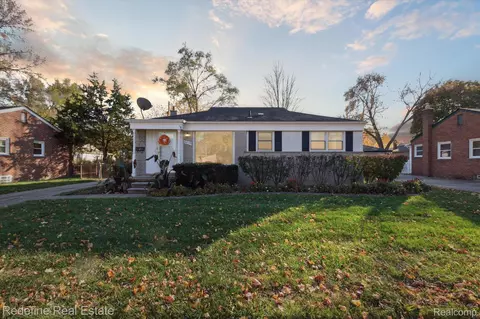 30129 Hathaway St, Livonia, MI 48150