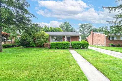 1382 Key West Dr, Troy, MI 48083