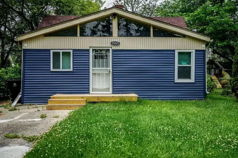 25825 Fern St, Roseville, MI 48066