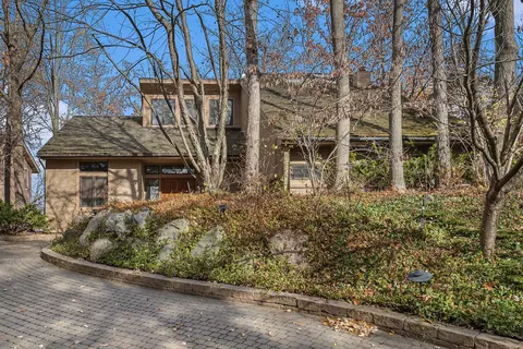 4451 Rolling Pine Dr, West Bloomfield, MI 48323