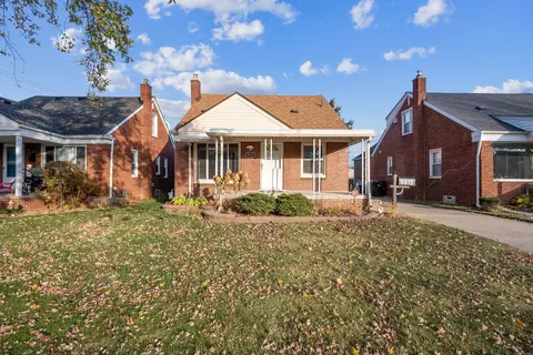 9815 Becker Ave, Allen Park, MI 48101