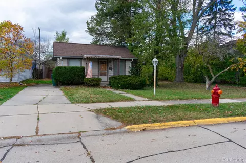 333 Kinross Ave, Clawson, MI 48017