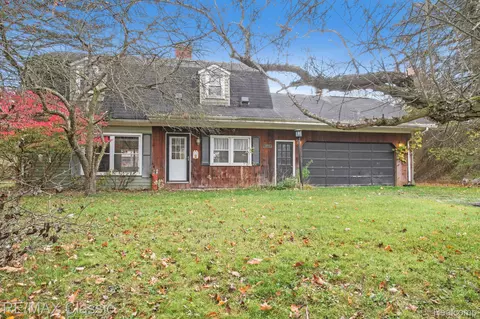 2670 Lake George Rd, Addison, MI 48367