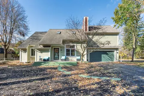 1311 Florence Ave, Waterford, MI 48328