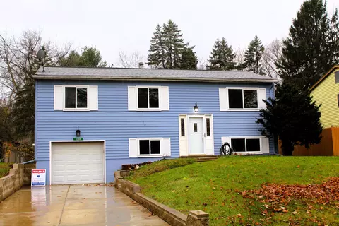 3360 Dianne Dr, Brighton, MI 48114