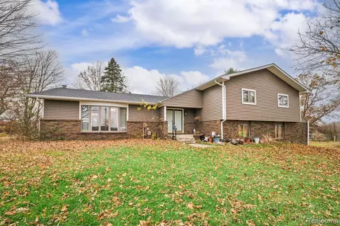 76410 Territorial Rd, Hamilton, MI 49045