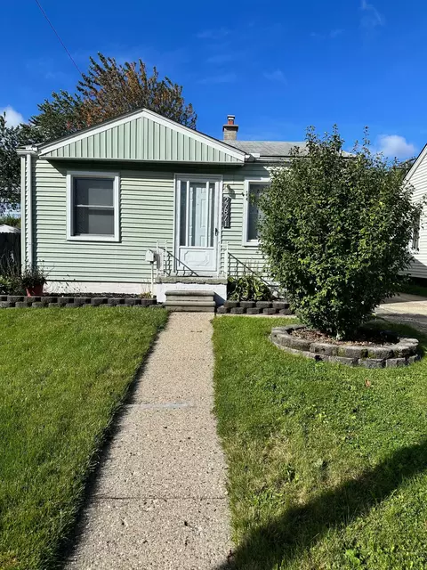 27871 Oneil St, Roseville, MI 48066