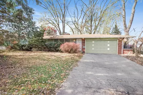 19051 Merriman Rd, Livonia, MI 48152