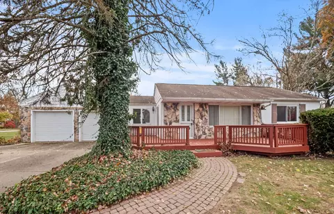 7324 Powers Crt Ct, Shelby Township, MI 48317