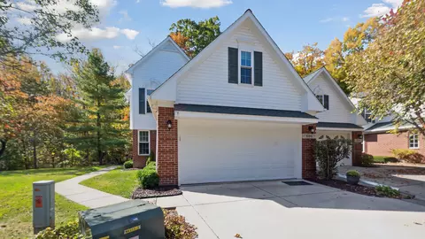 650 Chestnut Dr #21, Wixom, MI 48393