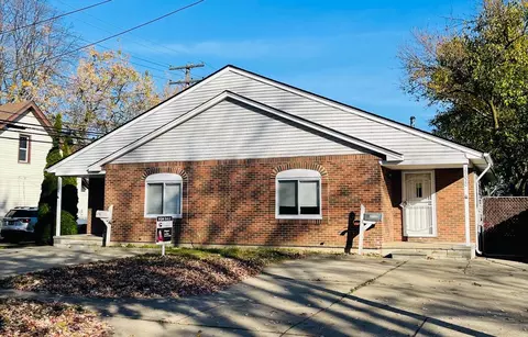 29026 Park St, Roseville, MI 48066