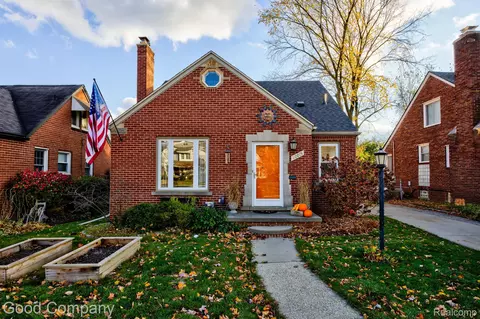 10015 Lasalle Blvd, Huntington Woods, MI 48070