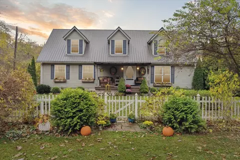 26890 S Hill Rd, Lyon, MI 48165