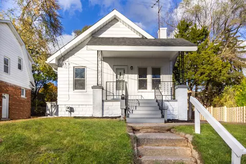 378 Voorheis St, Pontiac, MI 48341