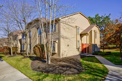 27260 Evergreen Rd, Lathrup Village, MI 48076