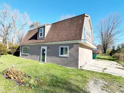 18055 Huron River Dr, Huron, MI 48164