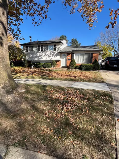 31734 Fairfield Dr, Warren, MI 48088
