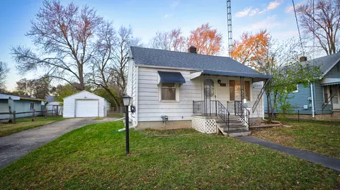 3702 Herrick St, Flint, MI 48532
