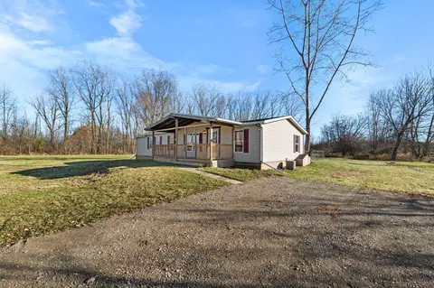 12853 Barnes Rd, Burns, MI 48418
