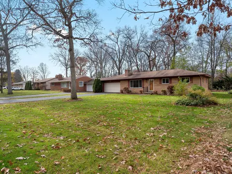 1395 Genella St, Waterford, MI 48328