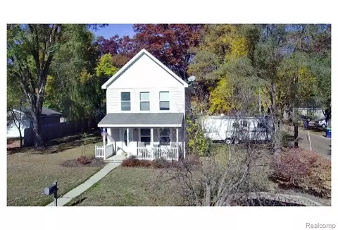 863 Boyd Ave, Traverse City, MI 49686